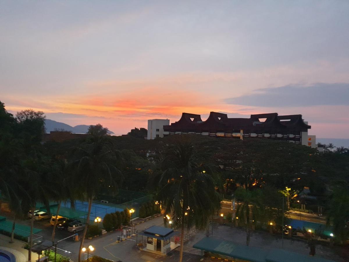 Sri Sayang By Coral Holiday Resort Batu Feringgi Exterior foto